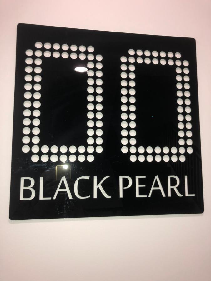 שצ'צ'ין Black Pearl Old Town Exclusive מראה חיצוני תמונה
